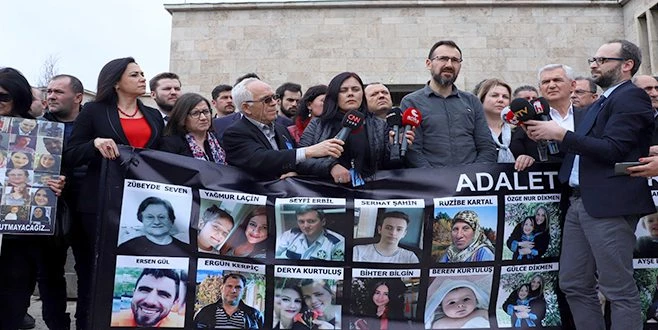 AĞACI DEVİRİP KARŞI ŞERİDE GEÇEN ARACIN SÜRÜCÜSÜ OLAY YERİNİ TERK ETTİ