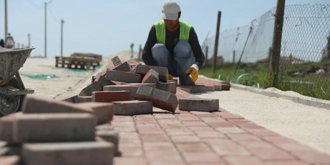 KAPAKLI?DA 1 CADDE 8 SOKAKTA KİLİT TAŞI YOL YAPILDI