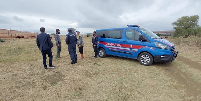 KÖPEĞİ SÜRÜKLEYEN TRAKTÖR SÜRÜCÜSÜ GÖZALTINDA