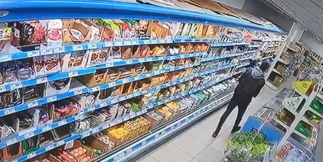 TEKİRDAĞ`DA MARKETLERDE SON SAAT KUYRUĞU 