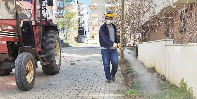 YABANİ OTLA MÜCADELE ÇALIŞMALARINA HIZ VERDİ