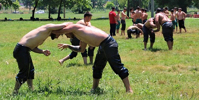 PEHLİVANLAR 35 DERECE SICAKTA KIRKPINAR`A HAZIRLANIYOR