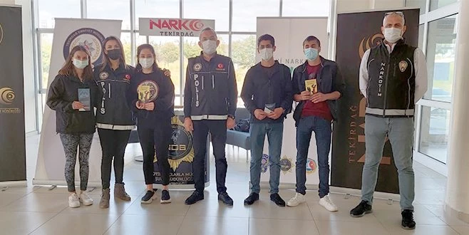 ÖĞRENCİLER, ?EN İYİ NARKOTİK POLİSİ ANNE PROJESİ? HAKKINDA BİLGİLENDİRİLDİ