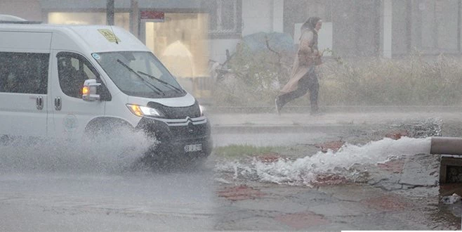 TEKİRDAĞ?DA SAĞANAK ETKİLİ OLDU