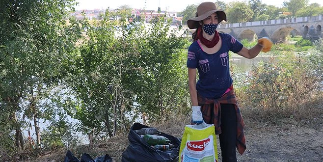TUNCA NEHRİNDE ÖDÜLLÜ ÇÖP TOPLAMA ETKİNLİĞİ