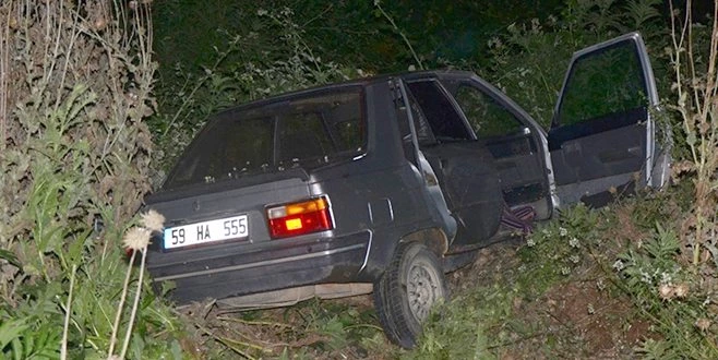 OTOMOBİL UÇURUMA YUVARLANDI: 1 YARALI