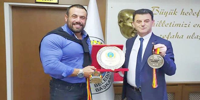  ŞAMPİYONDAN BAŞKANA ZİYARET