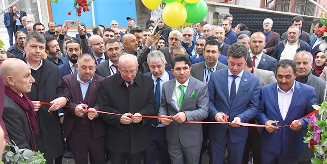 BAŞKAN ŞANLIURFALILAR DERNEĞİ AÇILIŞINA KATILDI