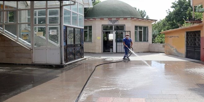 İBADETHANELERDE BAYRAM TEMİZLİĞİ 