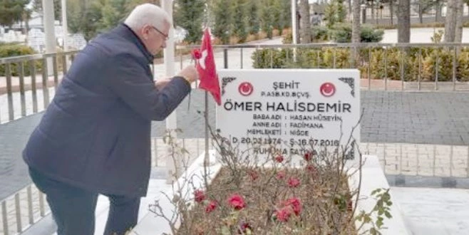 BAŞKAN YÜKSEL ŞEHİT HALİSDEMİR?İN KABRİNİ ZİYARET ETTİ