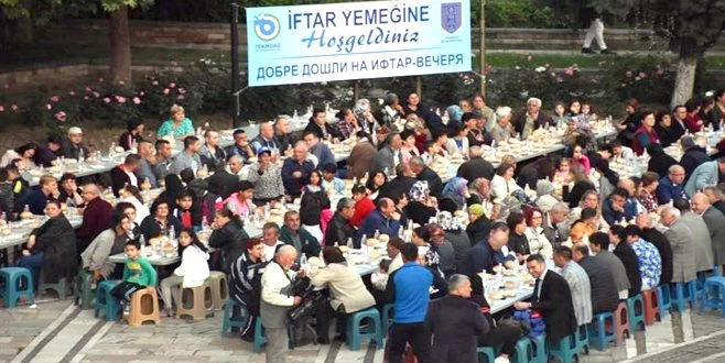 TÜRK SOYDAŞLAR BİR ARAYA GELDİ