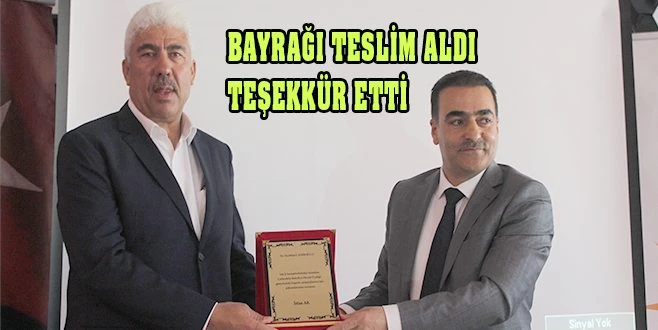 VANLILAR ADINA BAYRAĞI ARTIK AK TAŞIYACAK