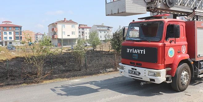 BOŞ ARAZİDE ÇIKAN YANGIN KONTROL ALTINA ALINDI